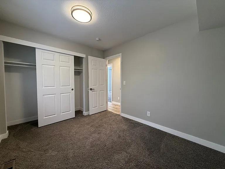 680 E Malibu Dr — Photo 7