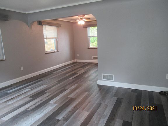 Living Room / Dinning Room