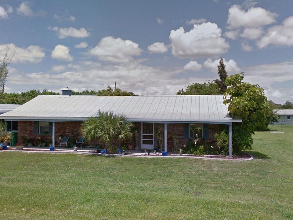 2nd image of 4700 Greenbriar Dr