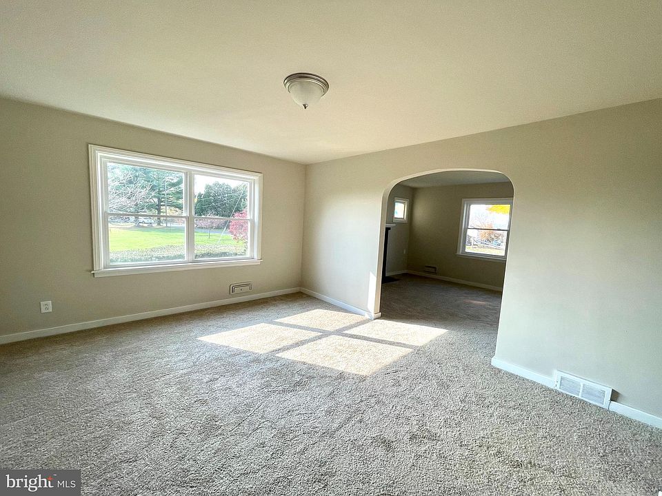 220 W Park St, Newmanstown, PA 17073 Zillow