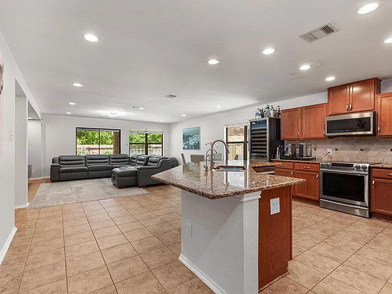 14224 Lake Victor Dr — Photo 27