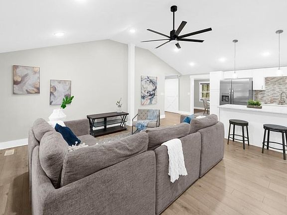 4th image of 4882 Sugar Pike Rd