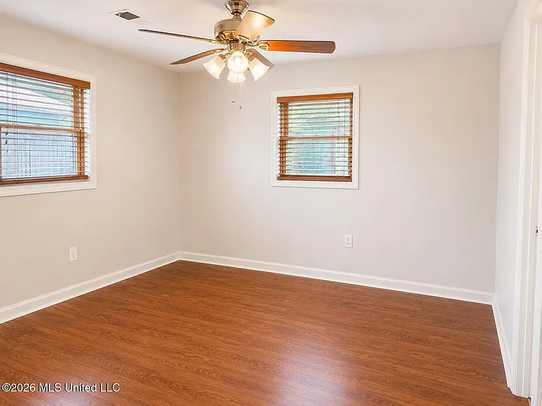135 Pine Grove Ave — Photo 12