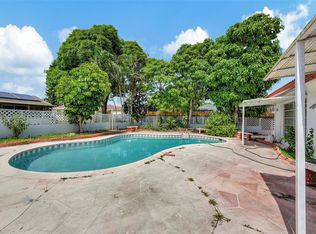 6220 SW 3rd St, Pompano Beach, FL 33068