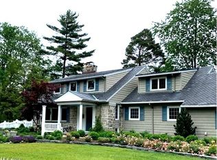 2627 Courtland Blvd, Shaker Heights, OH 44118