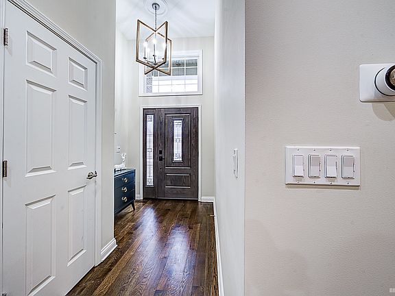 5th image of 12876 Rosa Ln