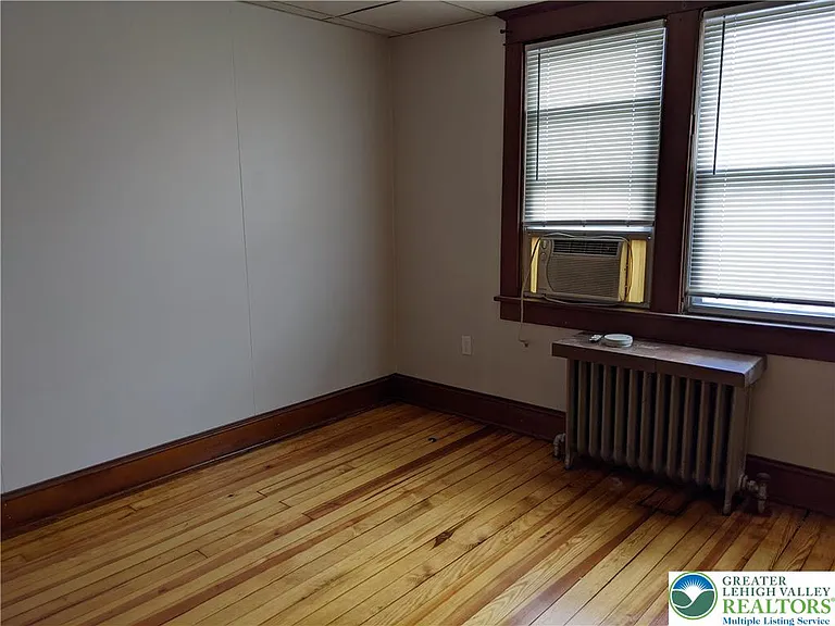 2434 Birch St — Photo 9