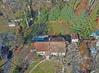 105 Edgewood Rd, Cranford, NJ 07016