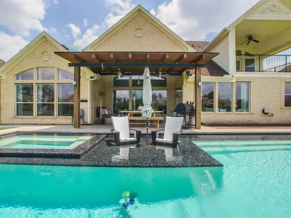 15 Cayuga Pond Ct, The Woodlands, TX 77389