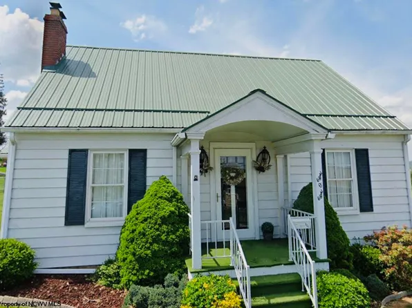 808 Dayton St, Fairmont, WV 26554