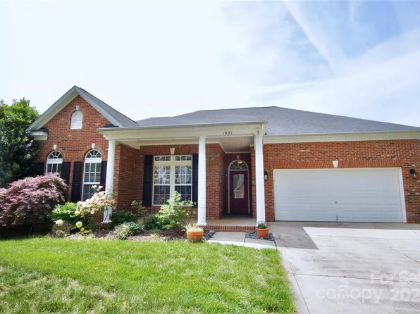 1021 Glen Laurel Dr, Indian Land, SC 29707