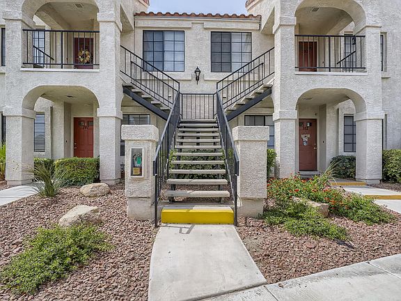 5th image of 4706 Nara Vista Way Unit 202