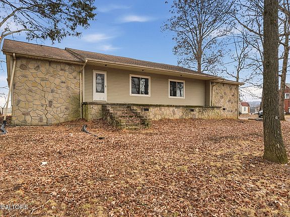 3rd image of 2616 Best Rd