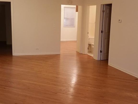 2nd image of 3038 N Clybourn Ave #1