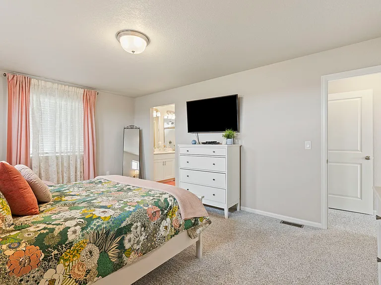 9440 Oro City Loop — Photo 21