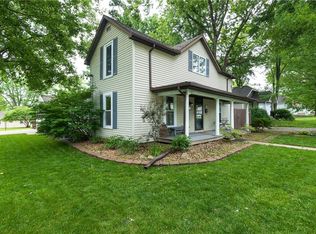209 NE 1st St, Lees Summit, MO 64063