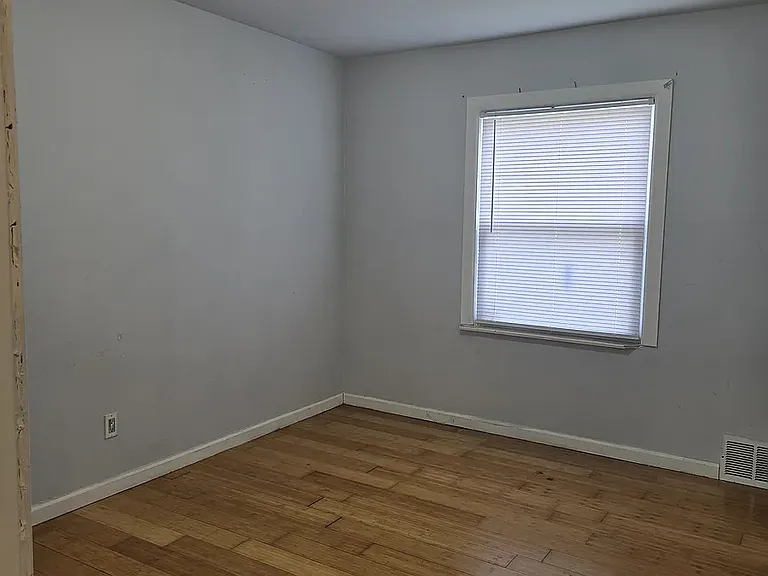 6201 Rosemont Ave — Photo 3