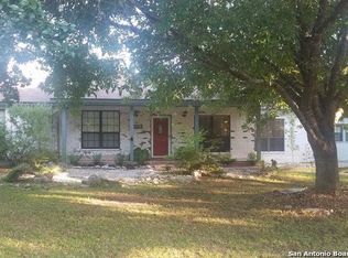 339 Sollock Dr, Devine, TX 78016