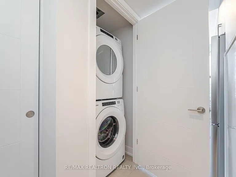 664 Spadina Ave #203 — Photo 14