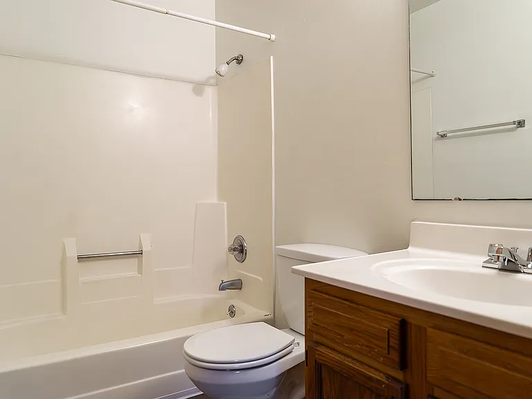 Elston - Bathroom