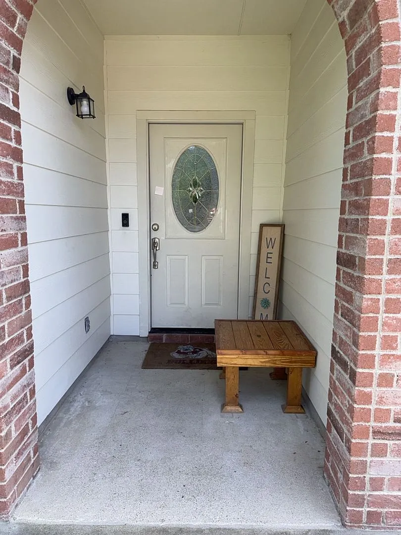 Building Photo - 2402 Riley Dr