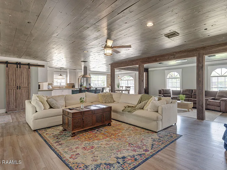 610 E Demanade Dr — Photo 18