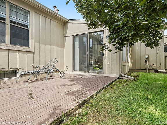 2nd image of 12460 Cambridge Blvd
