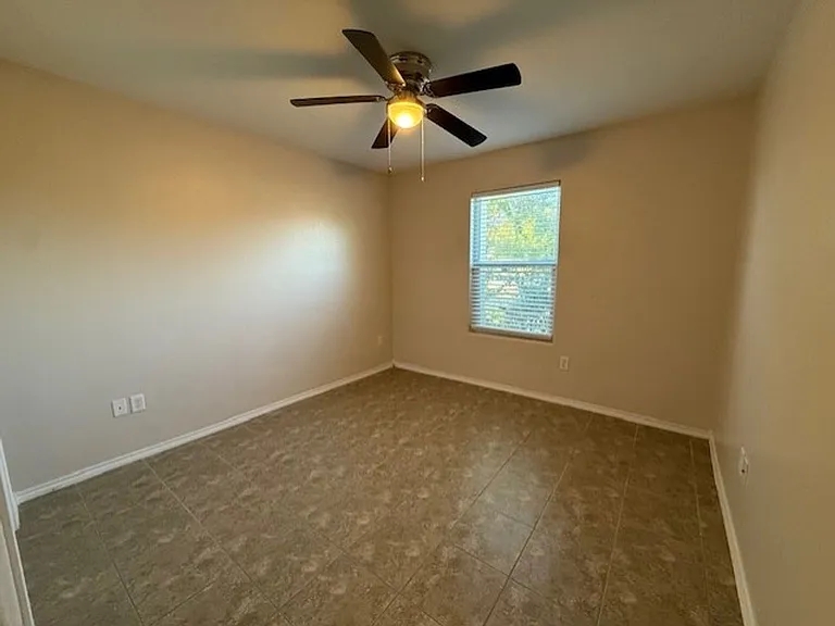 2521 La Parra Ln — Photo 11
