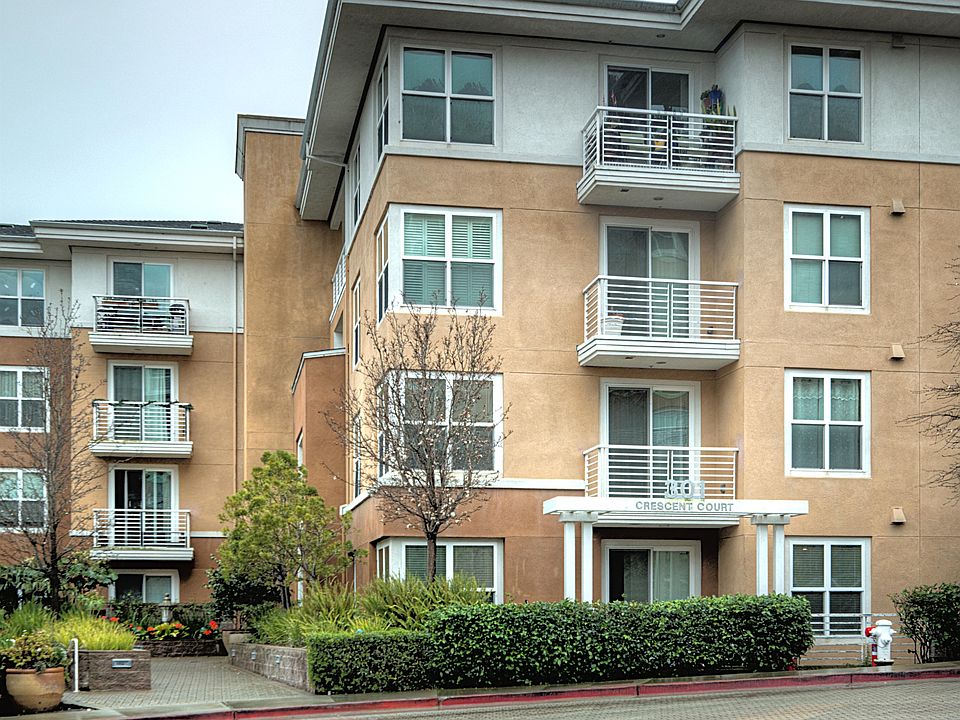 1st image of 301 Crescent Ct APT 3318
