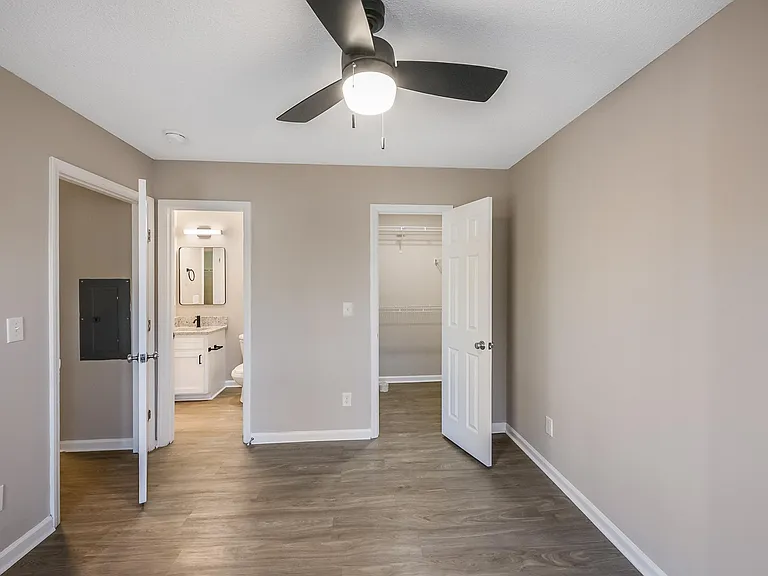 Spring Lake Apartments — Photo 6