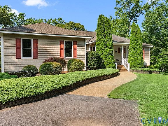 4th image of 376 Earl Dr
