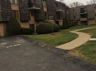 1711 Forest Green Dr, Coraopolis, PA 15108