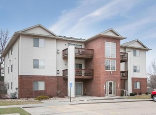3000 Wilson Ave SW APT 1, Cedar Rapids, IA 52404