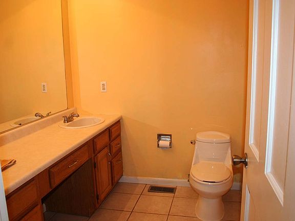 5th image of 2034 W Glenbrook Dr