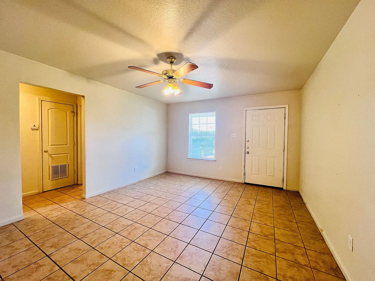 1405 Hopi Trl, HH — Photo 3