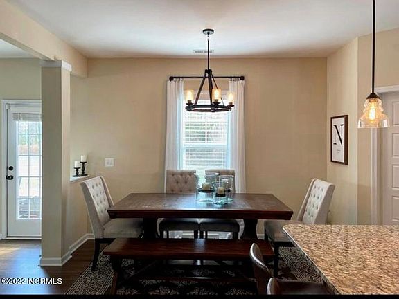5th image of 423 Bald Cypress Ln