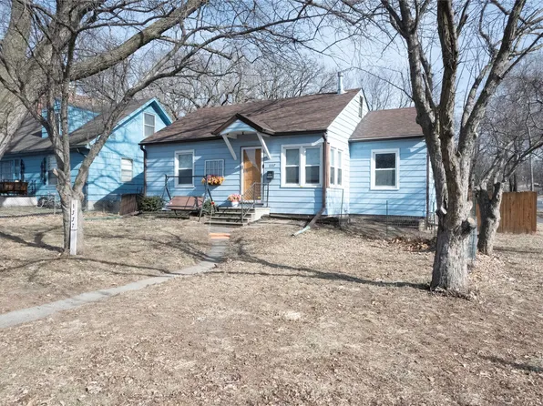 1337 E 33rd St, Des Moines, IA 50317