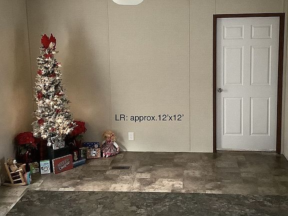 4th image of 63 Doughty Dr