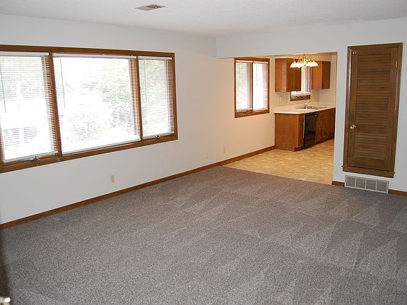 3rd image of 411 N 57th St #12