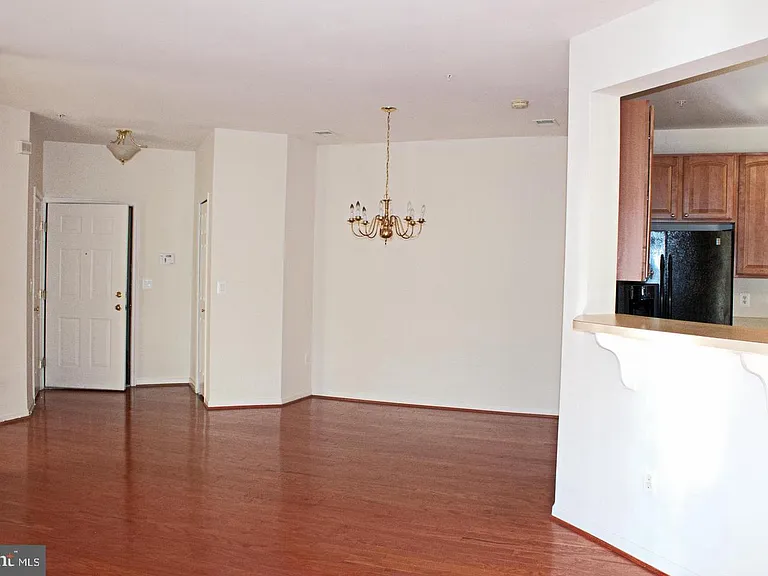 6212 Westchester Park Dr #B — Photo 4