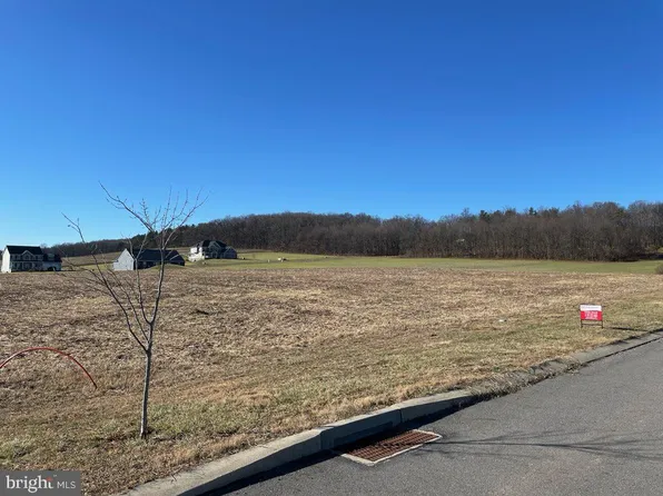 14 Pheasant Hill Dr, Halifax, PA 17032