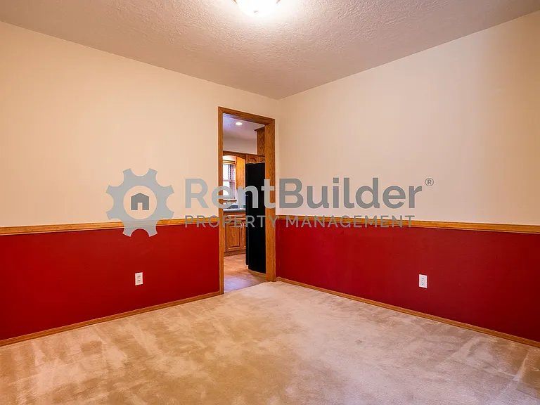 7617 Union St NE — Photo 6