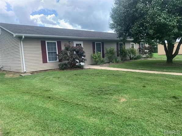 1736 Debbie Ln, Owensville, MO 65066