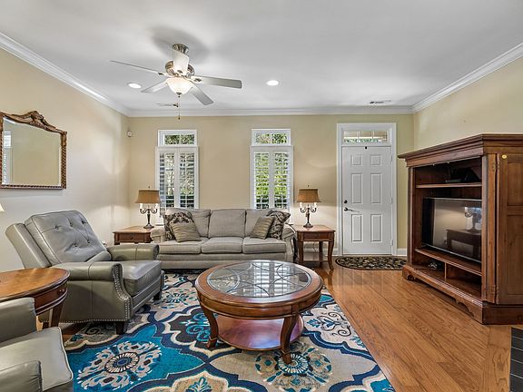 5th image of 1436 Burnside Dr
