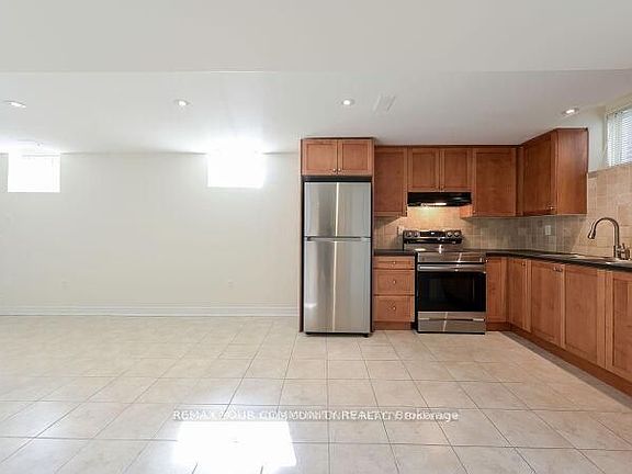 5th image of 128 Watsonbrook Dr