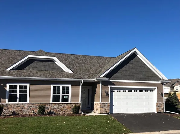 709 Keystone Dr, Waukesha, WI 53189