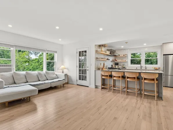 59 Monadnock St APT 1, Dorchester, MA 02125