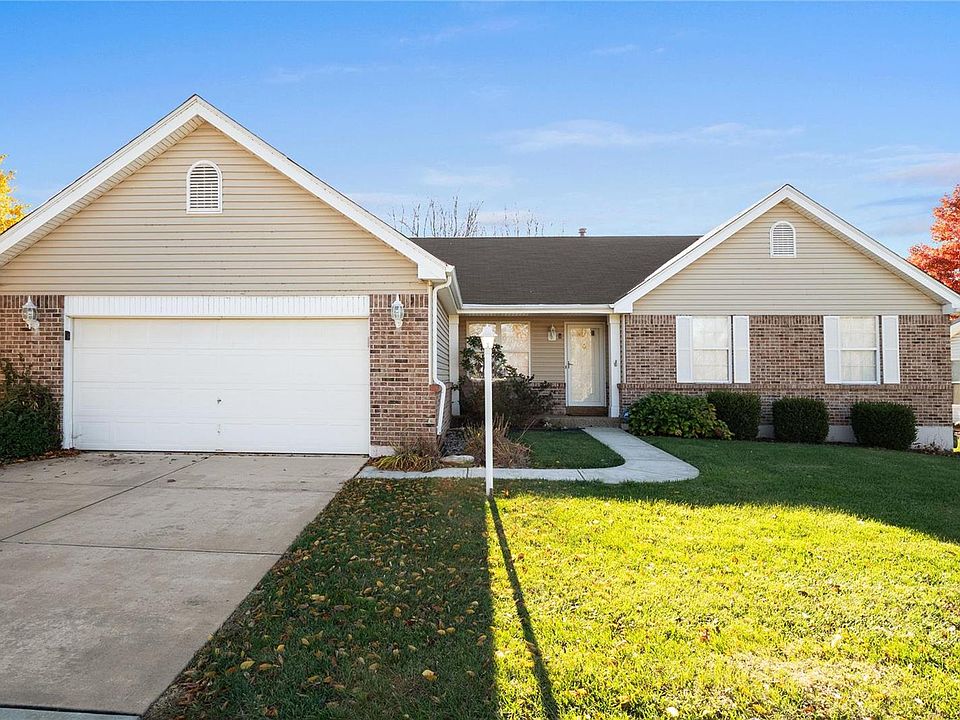 1st image of 15425 White Oak Trail Dr