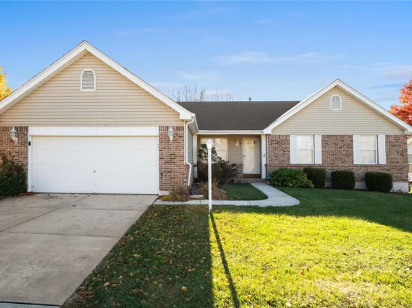 15425 White Oak Trail Dr, Florissant, MO 63034
