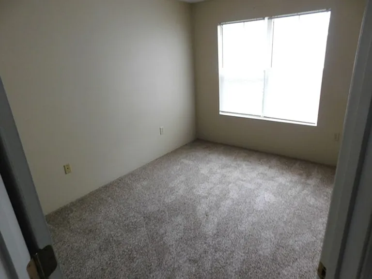 20 Old South Ct #20E — Photo 6